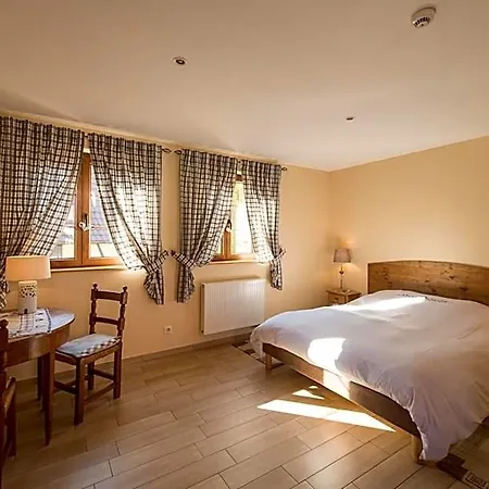 Couette-café La Ferme De Louise 3*