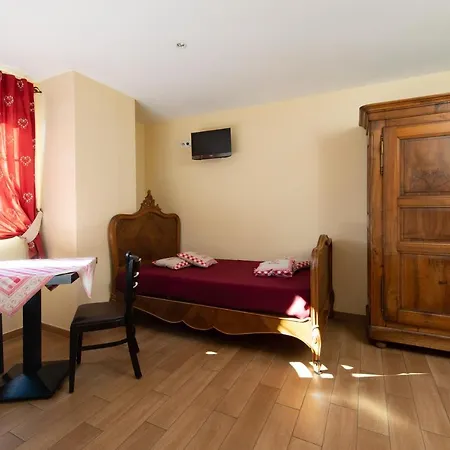 La Ferme De Louise Couette-café 3*